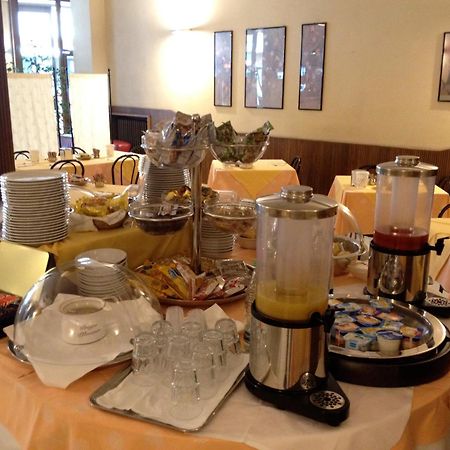 Hotel Milano Пистойя Экстерьер фото