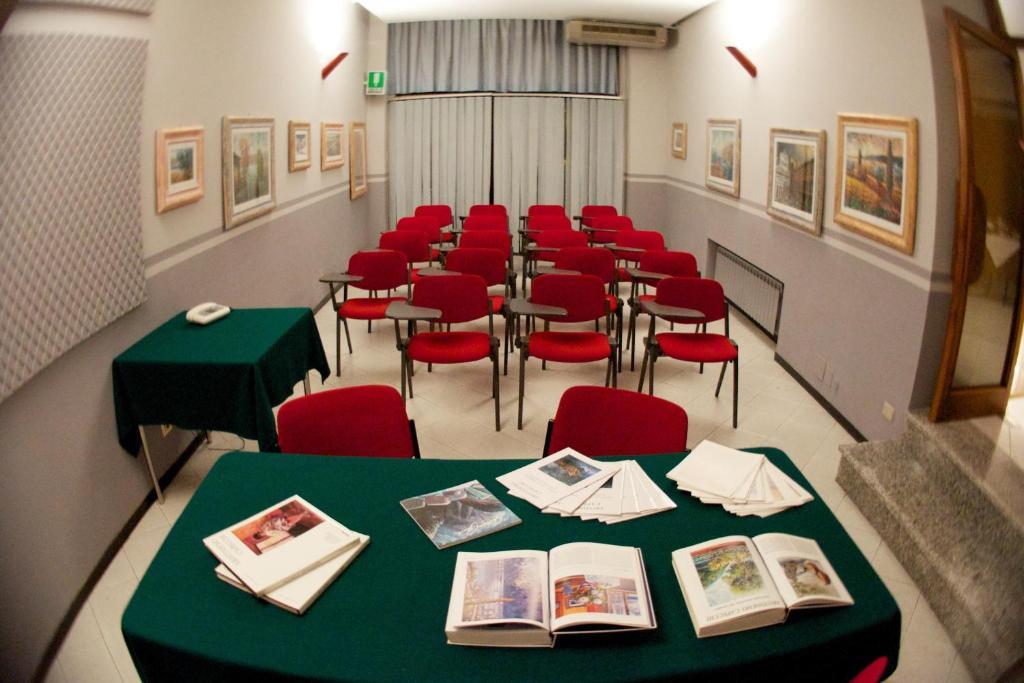 Hotel Milano Пистойя Экстерьер фото