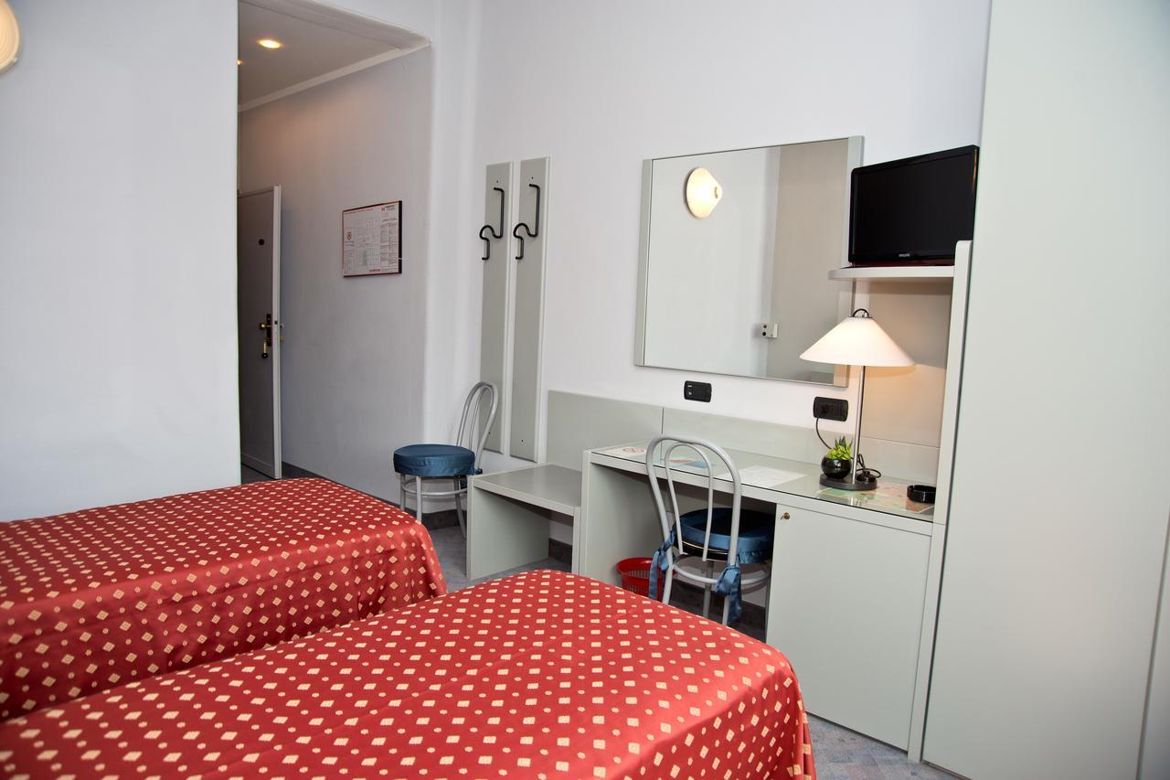 Hotel Milano Пистойя Экстерьер фото